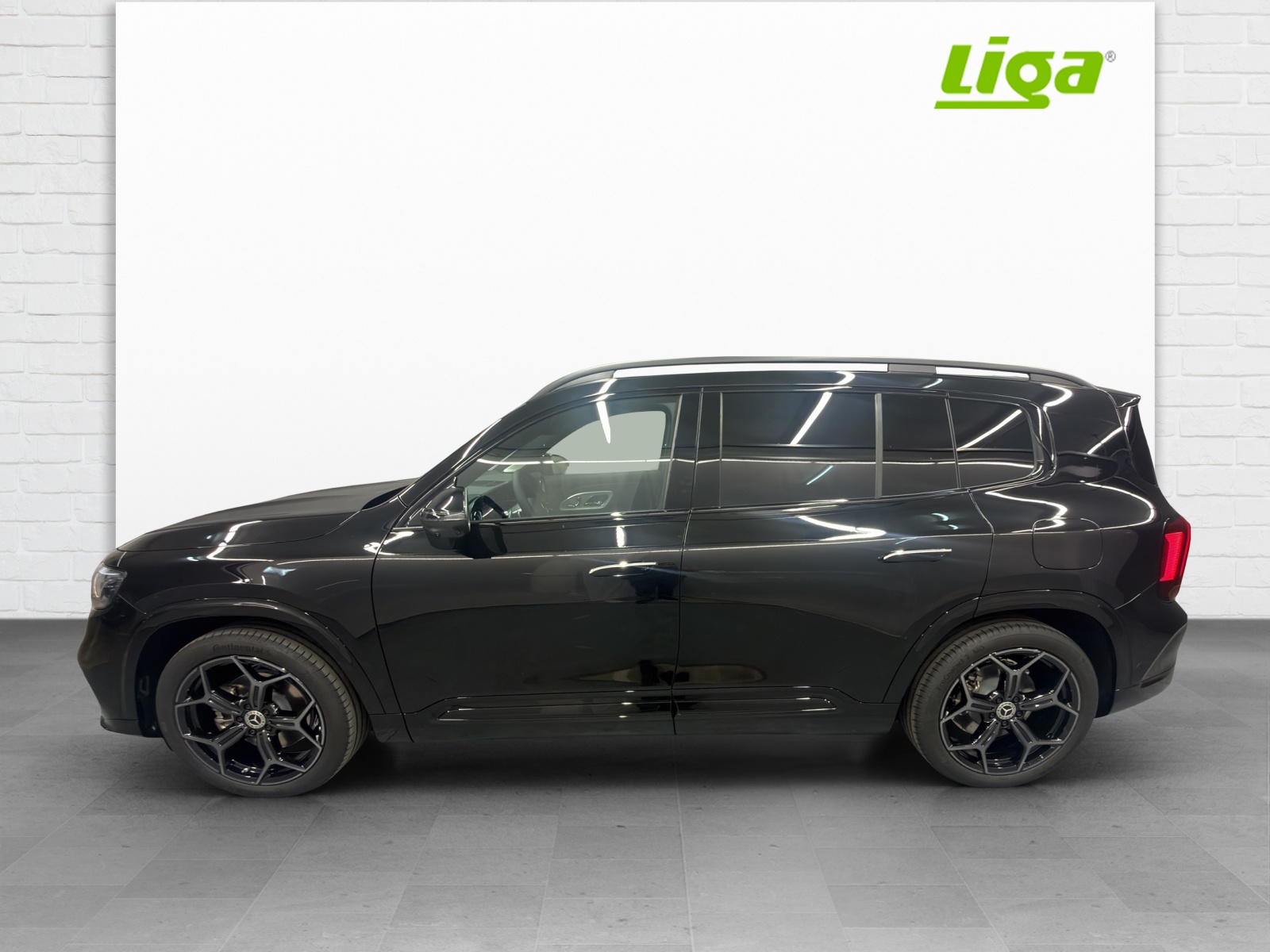 MERCEDES-BENZ GLB 220 AMG Line 4Matic-showroom-element-2