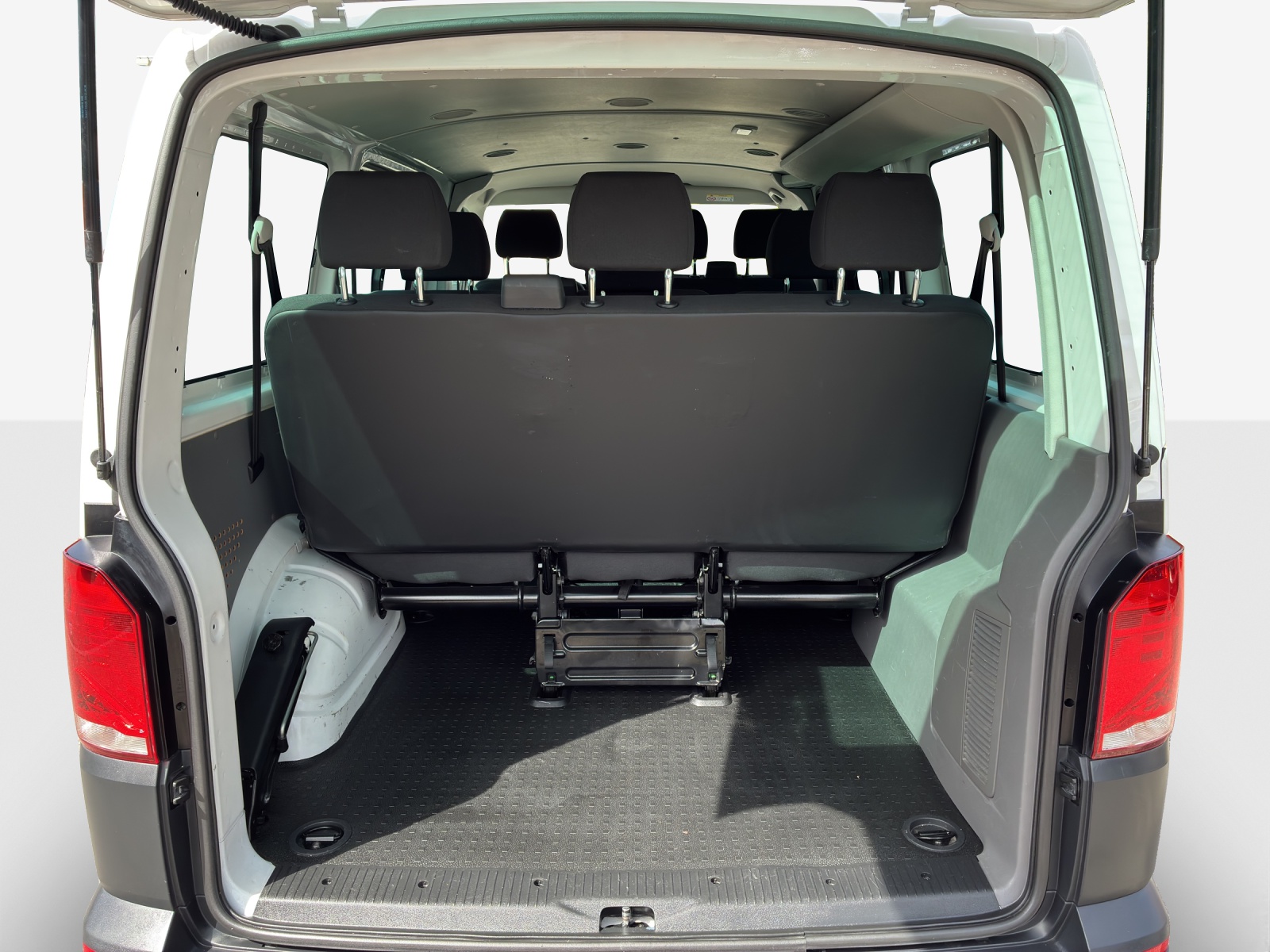 VW T6.1 2.0 TDI-image-12
