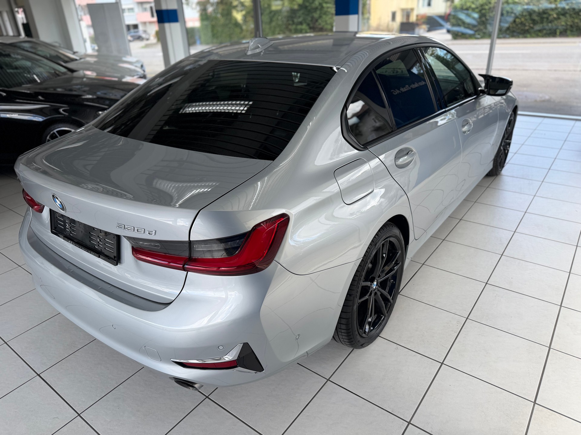 BMW 330d xDrive Steptronic M Sport-image-4
