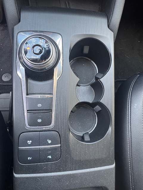 FORD Kuga 2.5 Plug-in Hybrid Titanium X-image-10