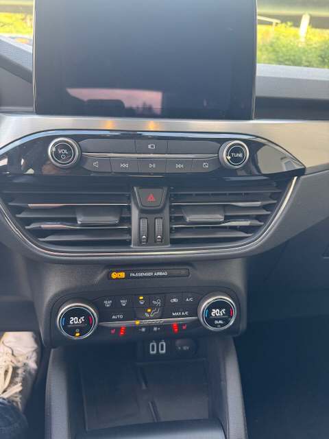 FORD Kuga 2.5 Plug-in Hybrid Titanium X-image-4