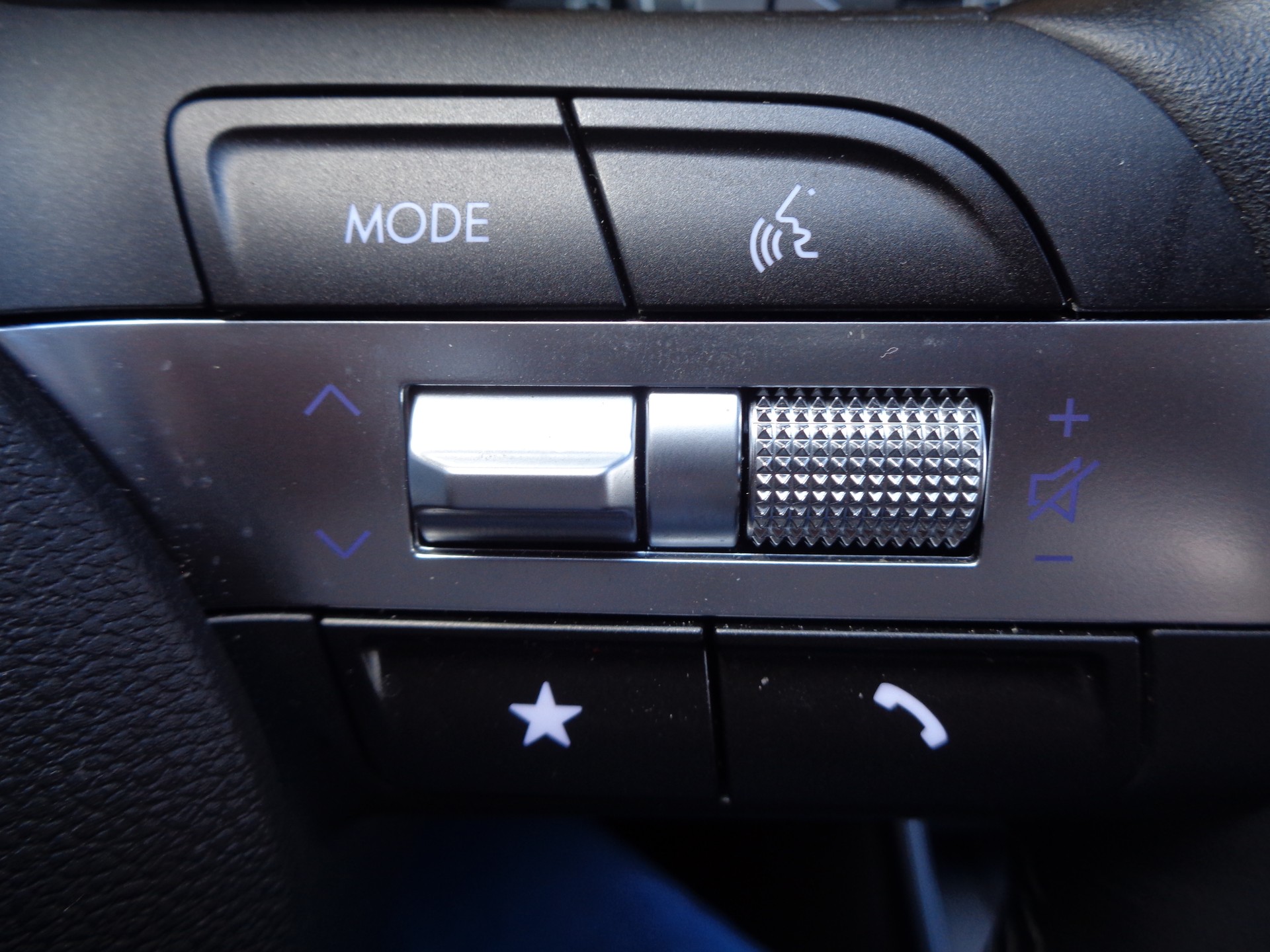 HYUNDAI Kona 1.6 GDi HEV Vertex DCT-image-19