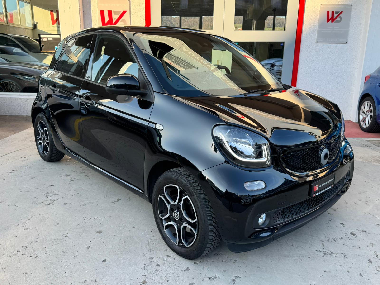 SMART forfour prime twinamic-showroom-element-1