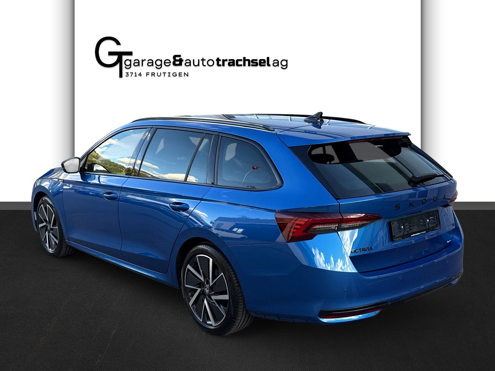 SKODA Octavia Combi 2.0 TSI DSG Sport Line 4x4-showroom-element-2
