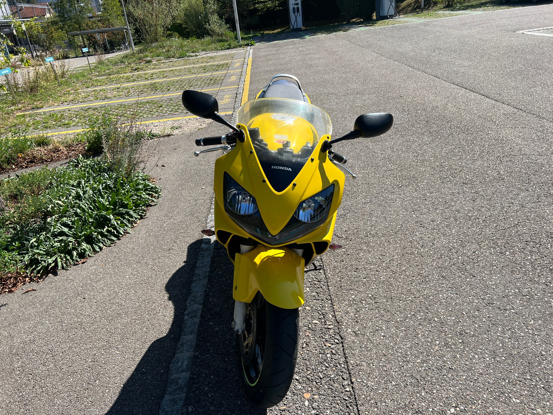 HONDA CBR 600 F1-image-2