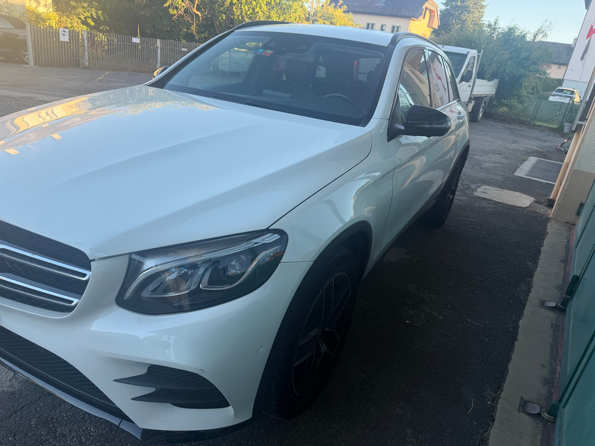 MERCEDES-BENZ GLC 250 d 4Matic 9G-Tronic-showroom-element-1
