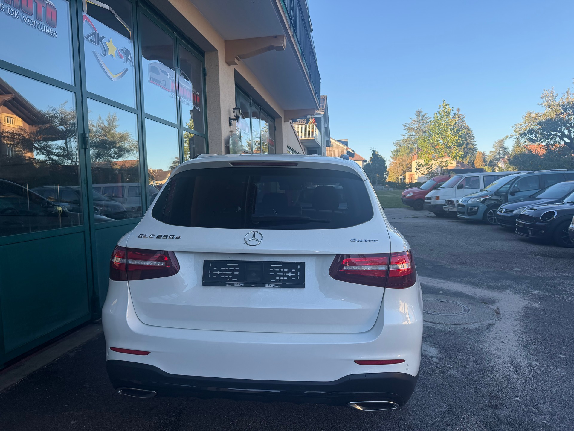 MERCEDES-BENZ GLC 250 d 4Matic 9G-Tronic-showroom-element-3