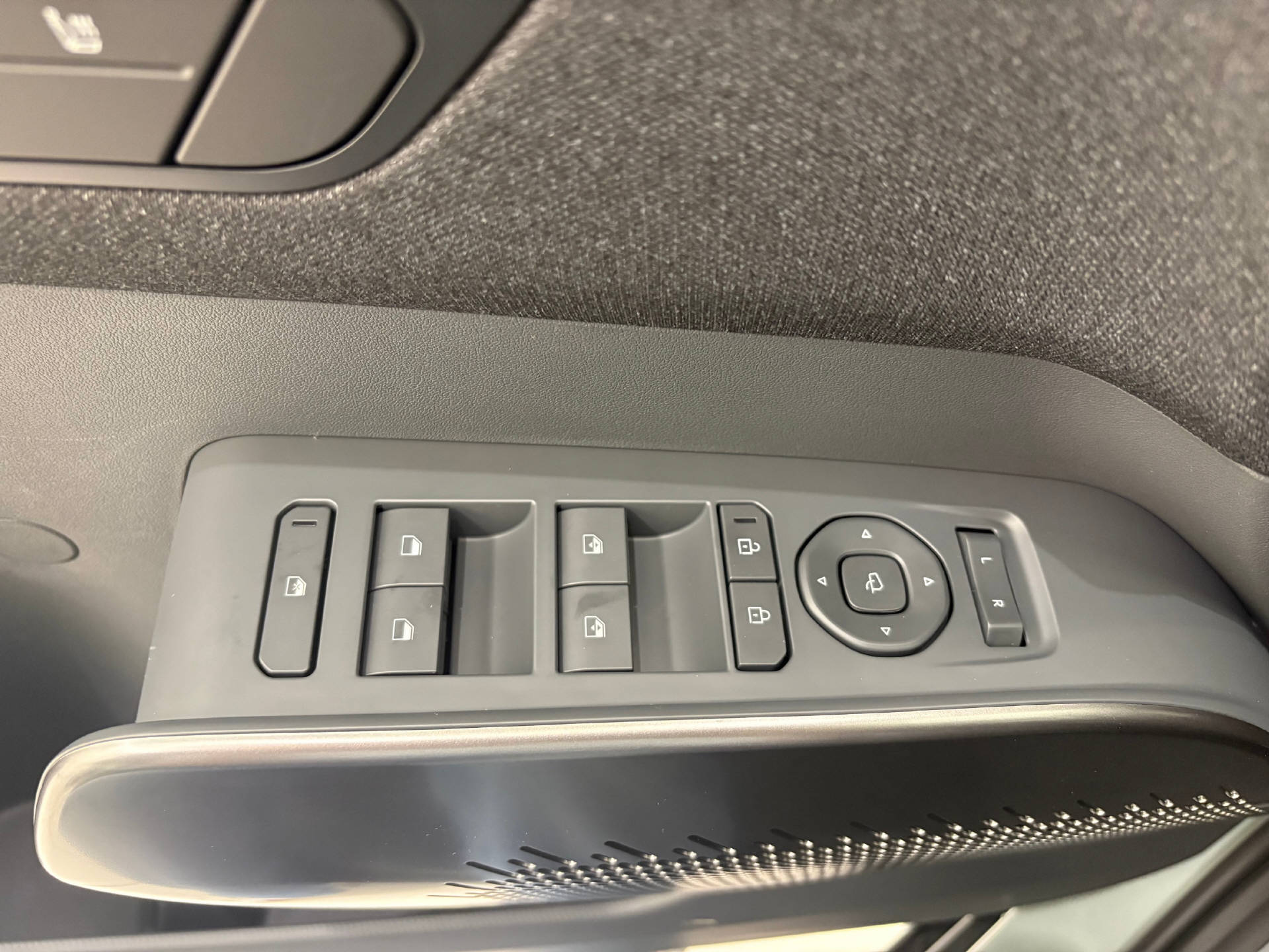 KIA EV2 61 kWh Earth 4P-image-11