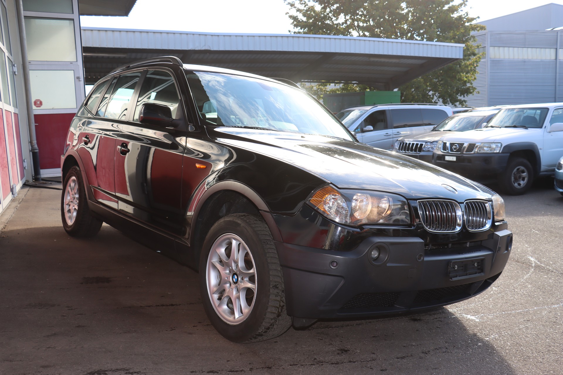 BMW X3 2.5i-showroom-element-3