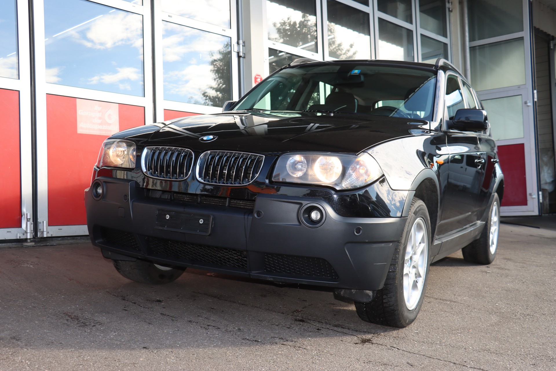 BMW X3 2.5i-showroom-element-1