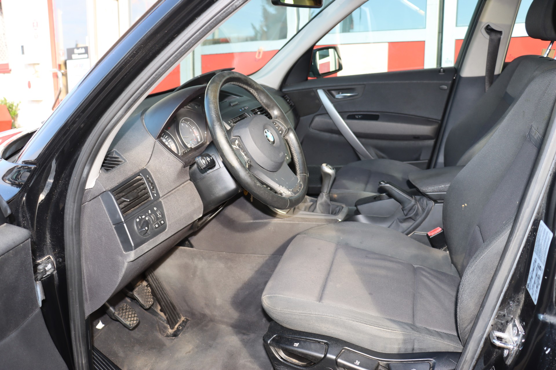 BMW X3 2.5i-image-9