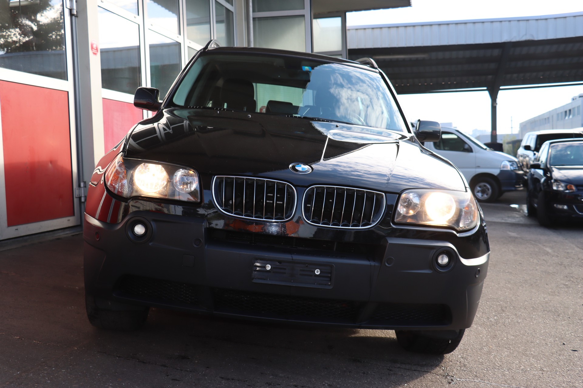 BMW X3 2.5i-showroom-element-2