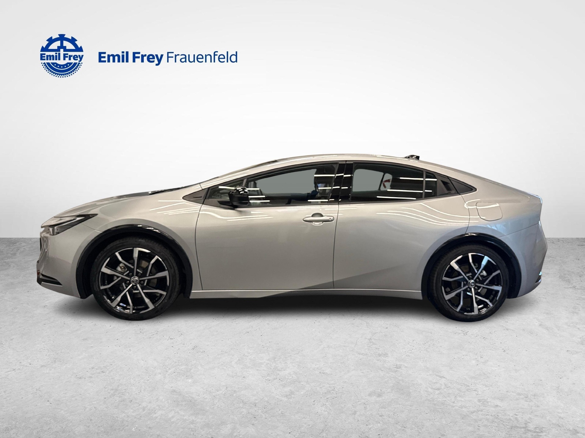 TOYOTA Prius 2.0 Plug-In-Hybrid Style-showroom-element-1
