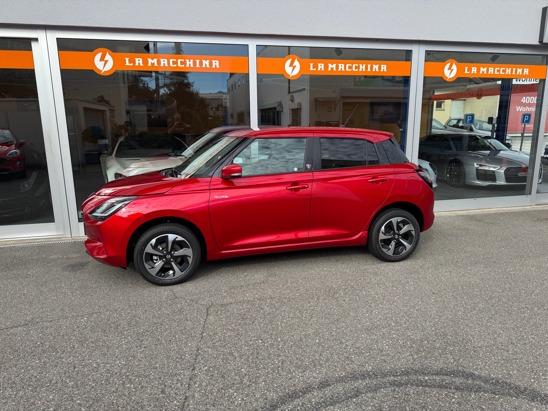 SUZUKI Swift 1.2 Piz Sulai Hybrid Top 4x4-showroom-element-1