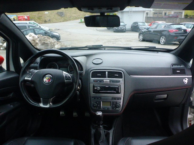 FIAT Punto 1.4 16V Turbo Abarth-image-6