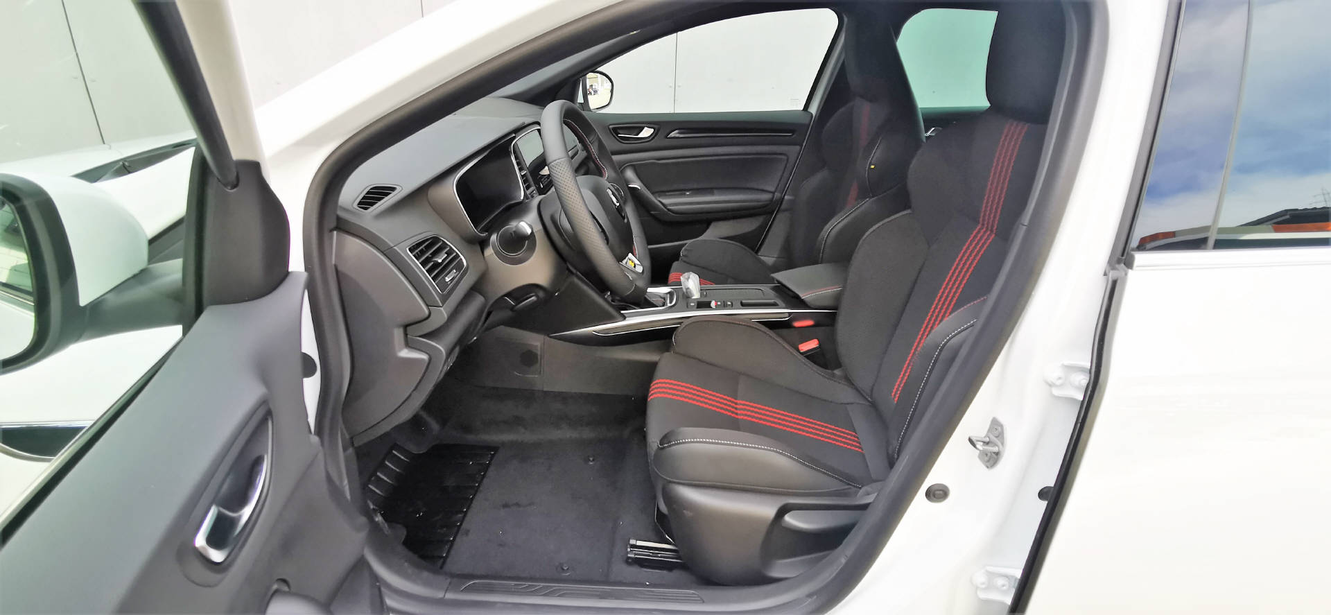 RENAULT Mégane 1.3 TCe 160 R.S. Line EDC-image-8