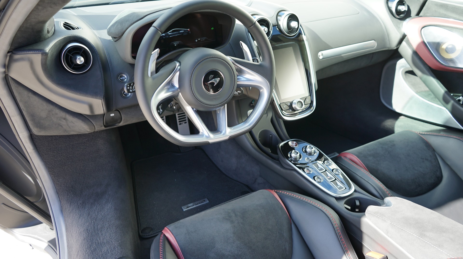 McLAREN Pioneer-image-8