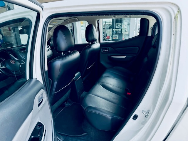 FIAT Fullback LX 2.4 MJ DC Swiss 4WD A-image-12