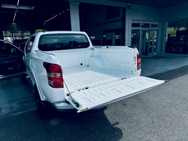 FIAT Fullback LX 2.4 MJ DC Swiss 4WD A-image-4