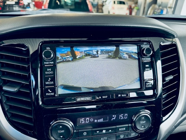FIAT Fullback LX 2.4 MJ DC Swiss 4WD A-image-3