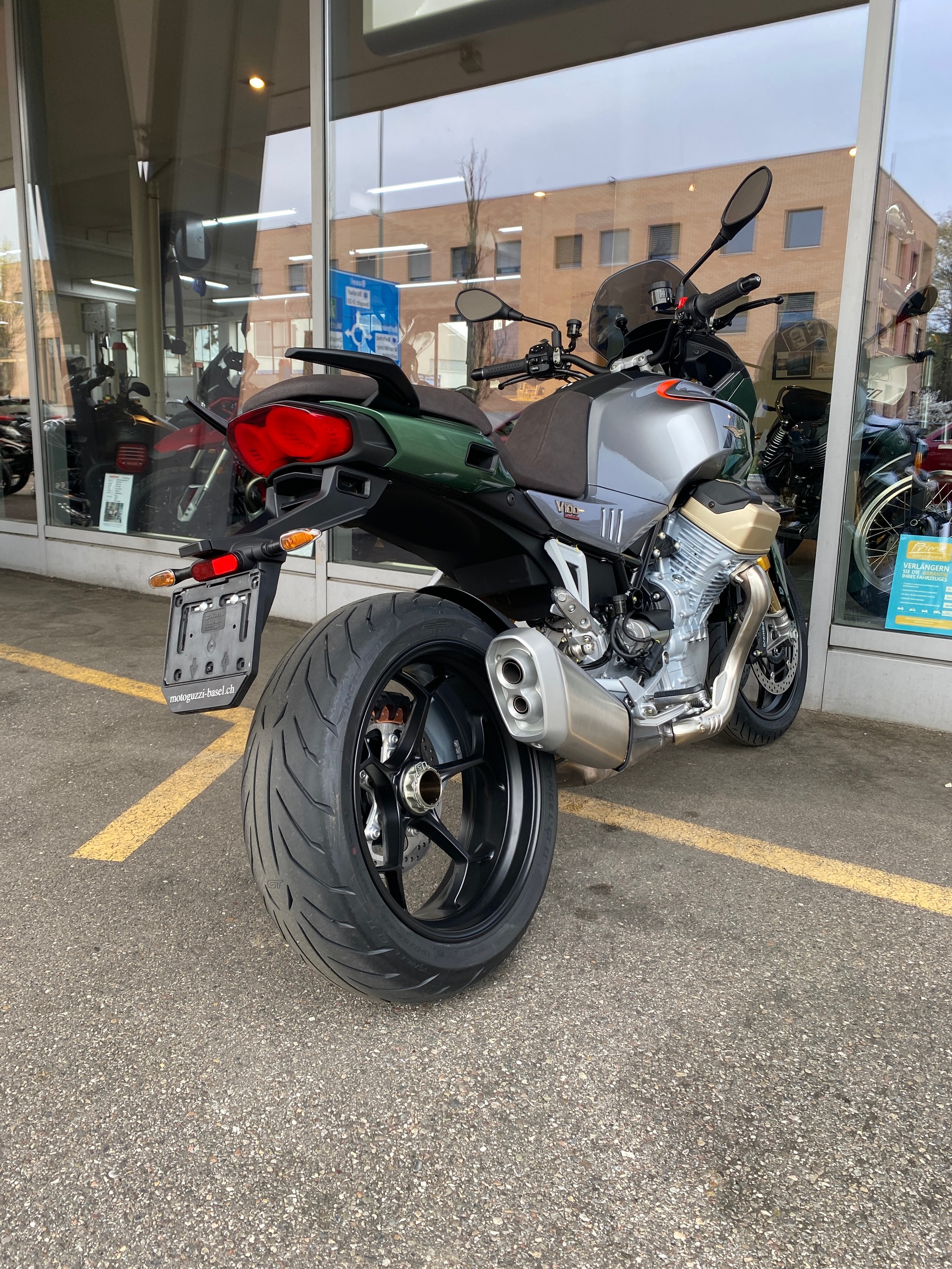 MOTO GUZZI V100 Mandello S-image-9