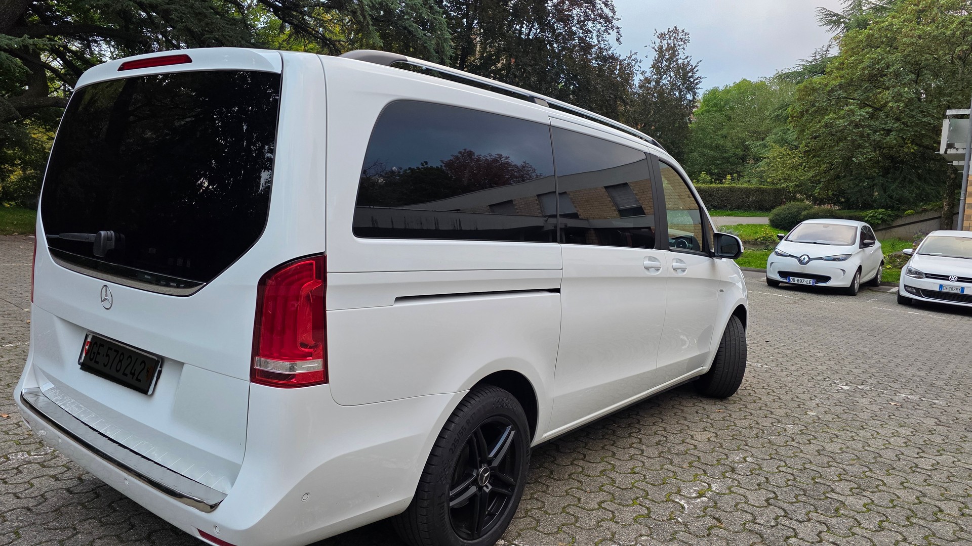 MERCEDES-BENZ V 250 d Swiss Edition lang 4Matic 7G-Tronic-image-5