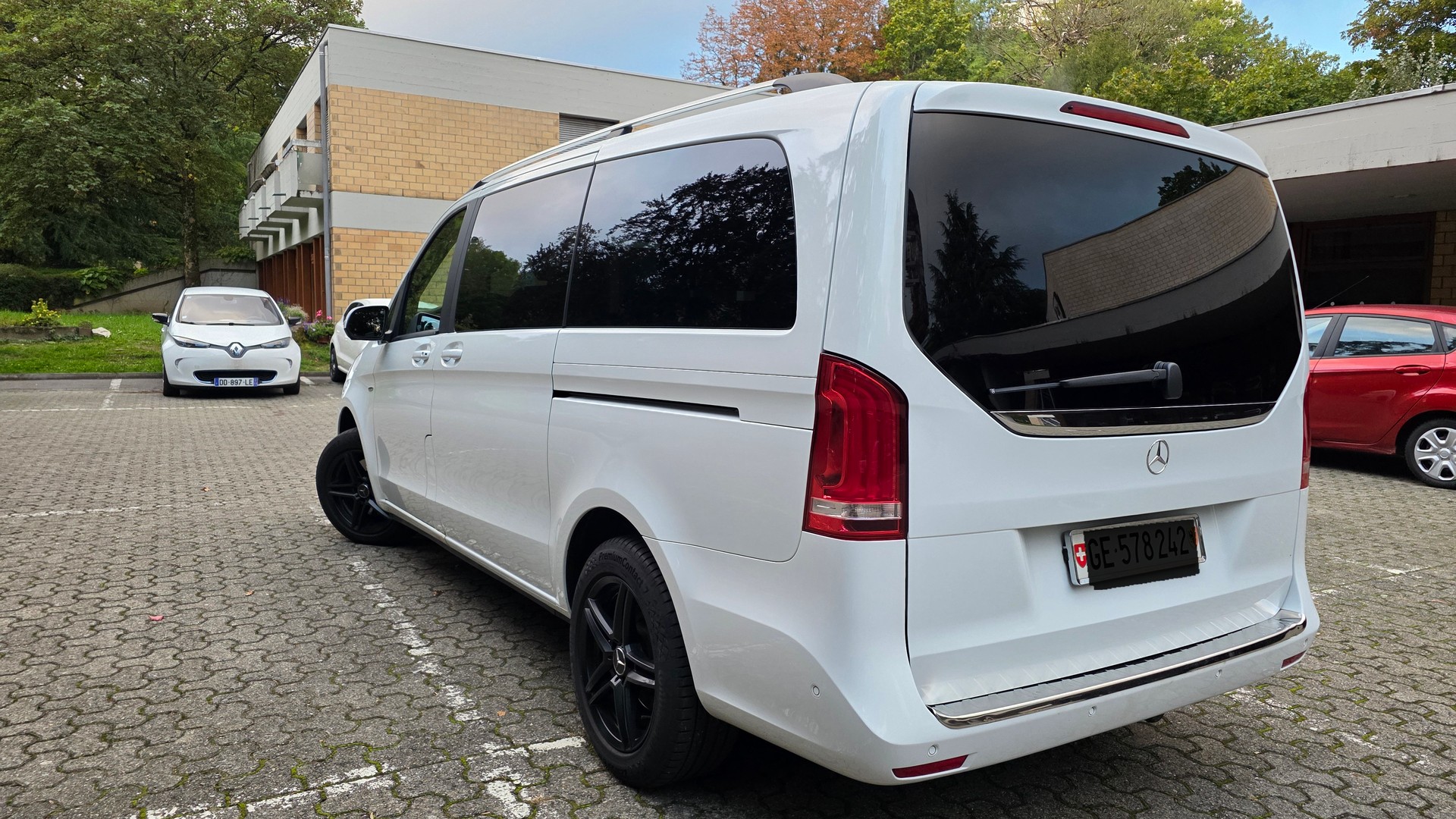 MERCEDES-BENZ V 250 d Swiss Edition lang 4Matic 7G-Tronic-image-4