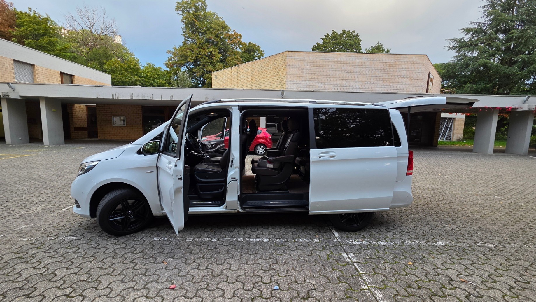 MERCEDES-BENZ V 250 d Swiss Edition lang 4Matic 7G-Tronic-image-6