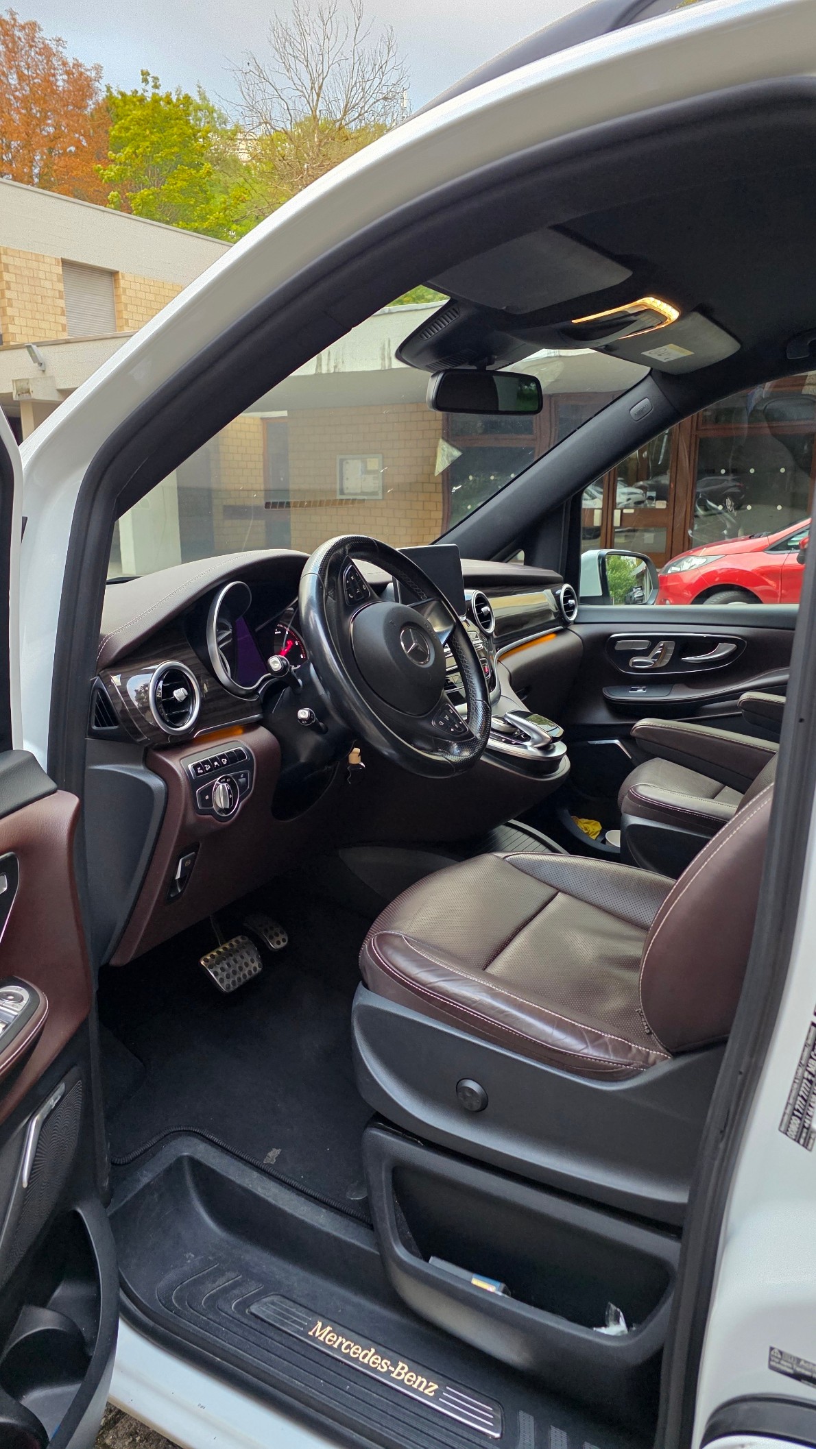 MERCEDES-BENZ V 250 d Swiss Edition lang 4Matic 7G-Tronic-image-11