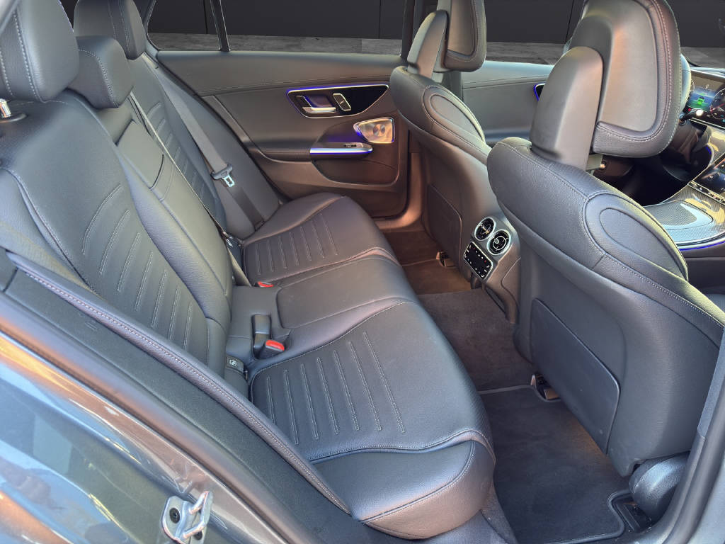 MERCEDES-BENZ C 220 d Swiss Star AMG Line 4matic Kombi-image-14