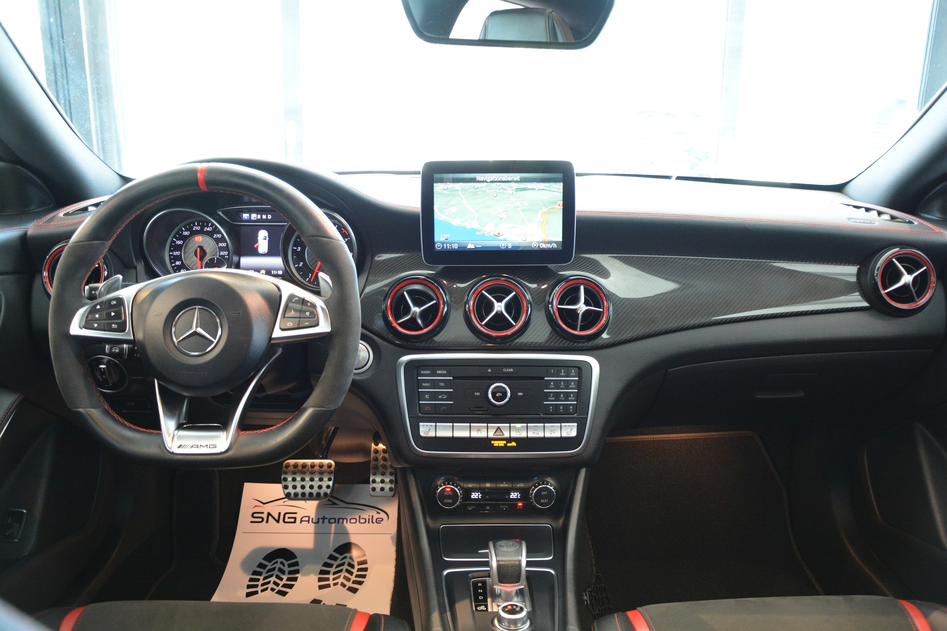 MERCEDES-BENZ CLA Shooting Brake 45 AMG 4Matic Speedshift-image-10