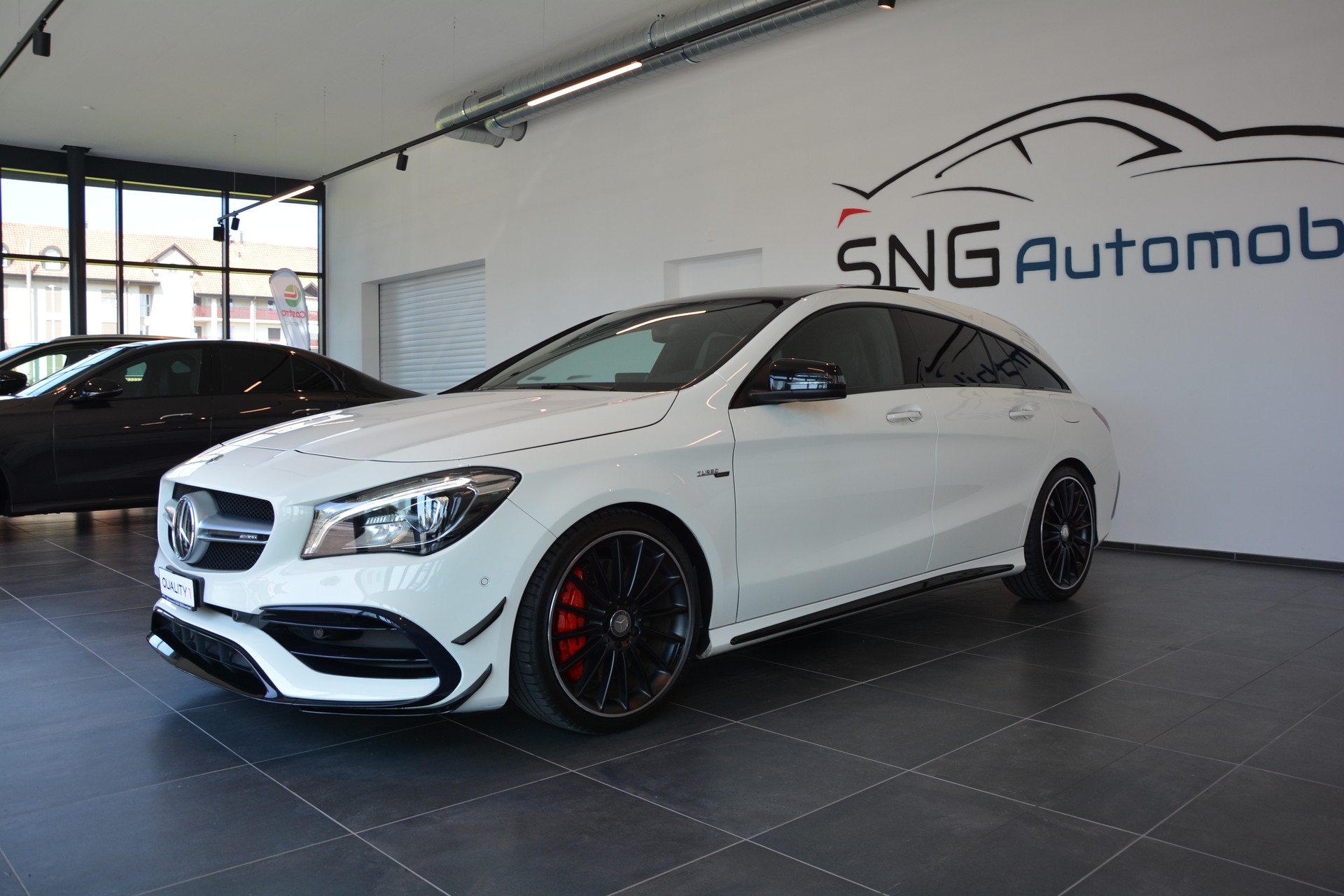 MERCEDES-BENZ CLA Shooting Brake 45 AMG 4Matic Speedshift-showroom-element-1