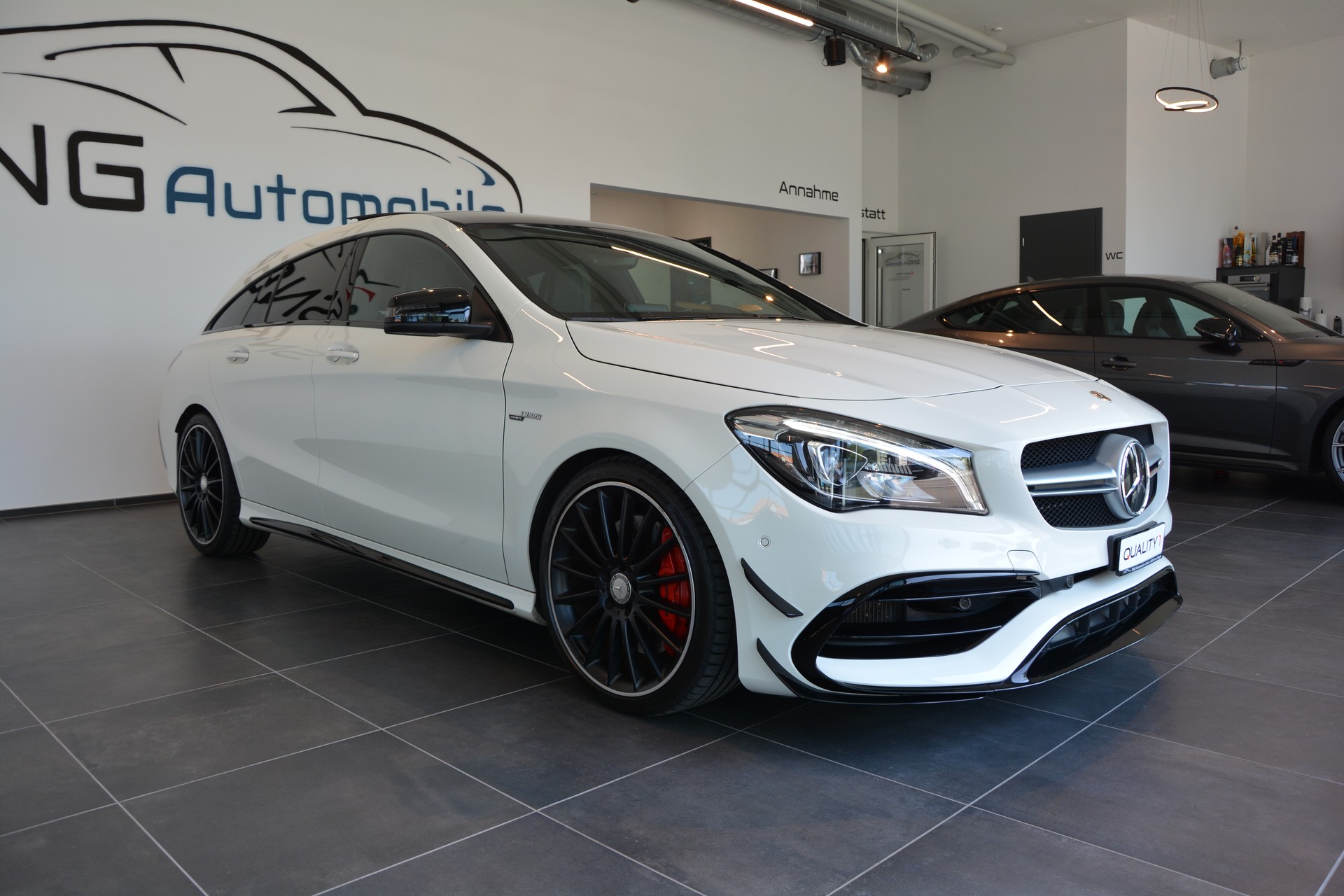 MERCEDES-BENZ CLA Shooting Brake 45 AMG 4Matic Speedshift-image-6