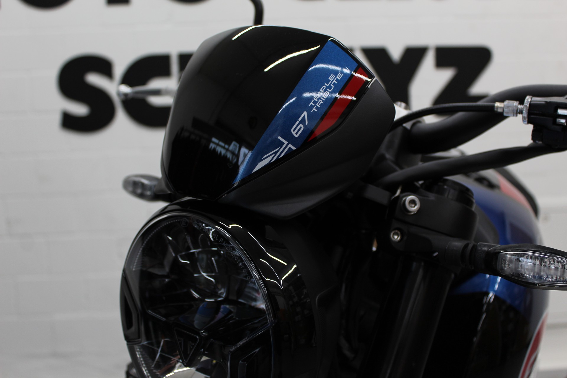 TRIUMPH Trident 660 Triple Tribute-image-6