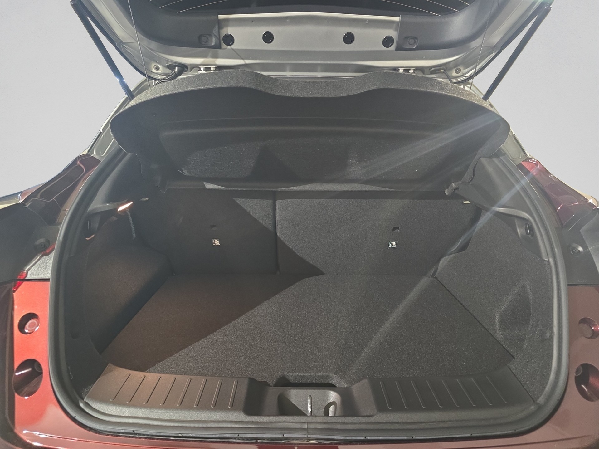 NISSAN Juke 1.6 FHEV Tekna-image-11