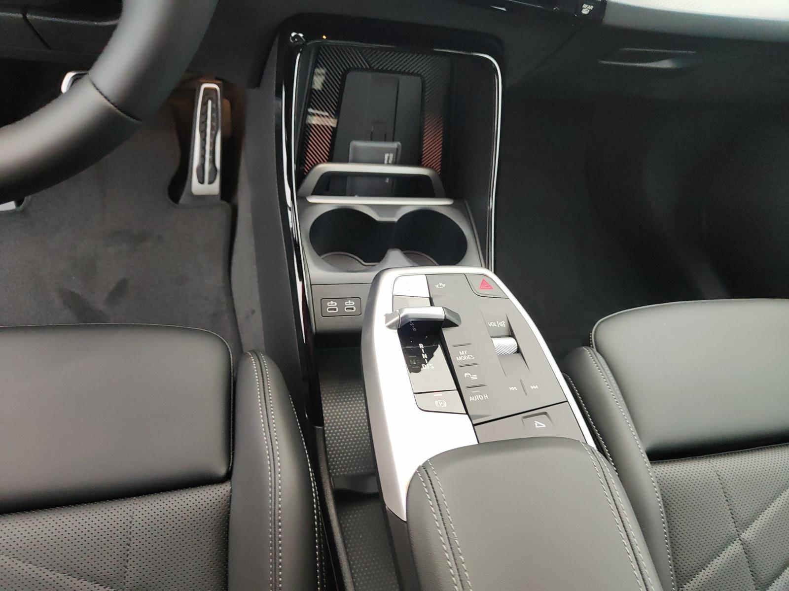 BMW 223d xDrive SDKG Active Tourer-image-9