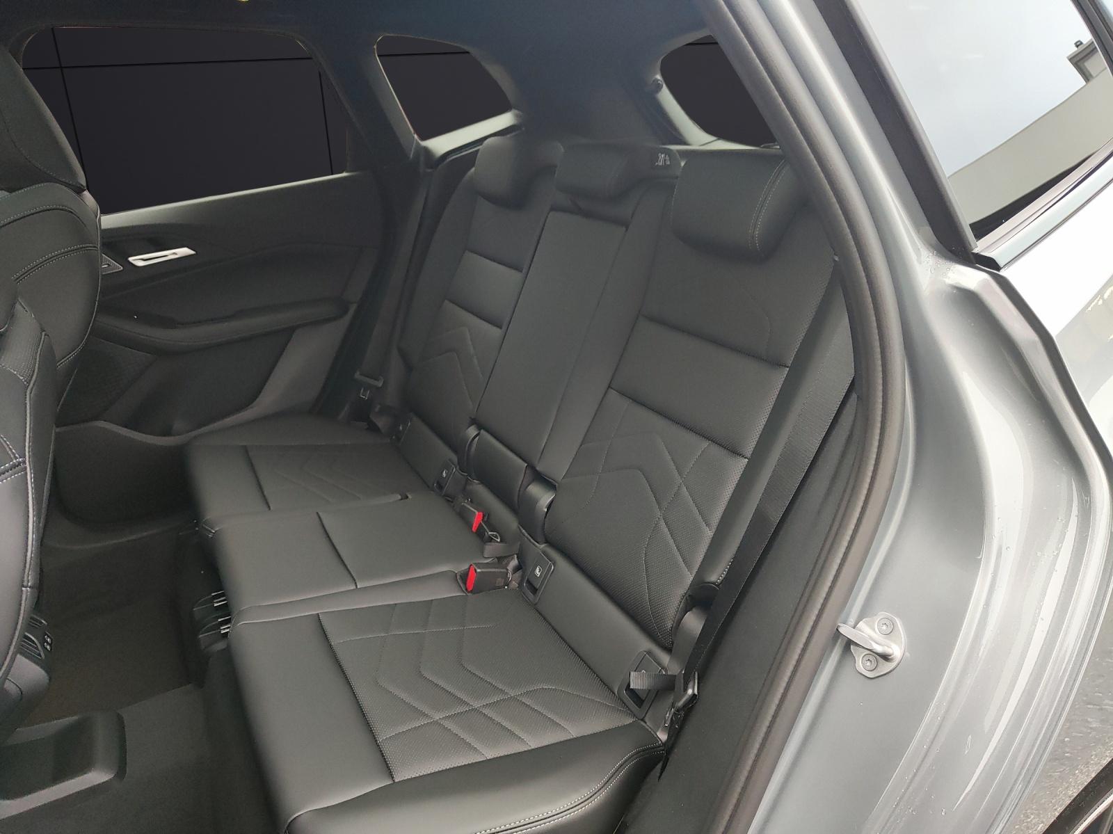 BMW 223d xDrive SDKG Active Tourer-image-14