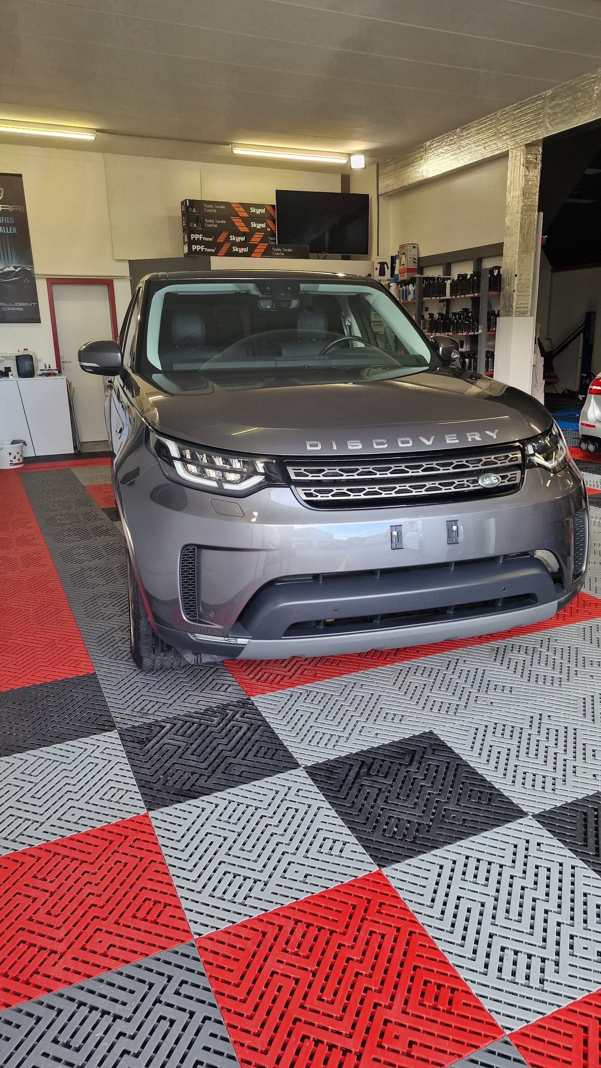 LAND ROVER Discovery 3.0 TD6 SE Automatic