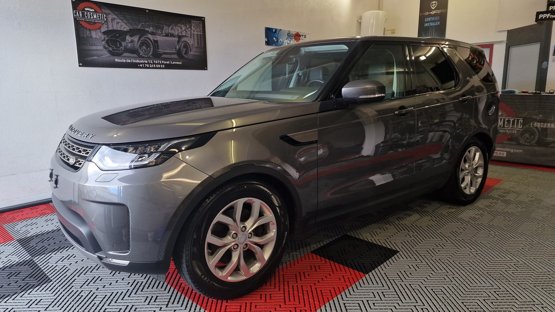 LAND ROVER Discovery 3.0 TD6 SE Automatic-image-1