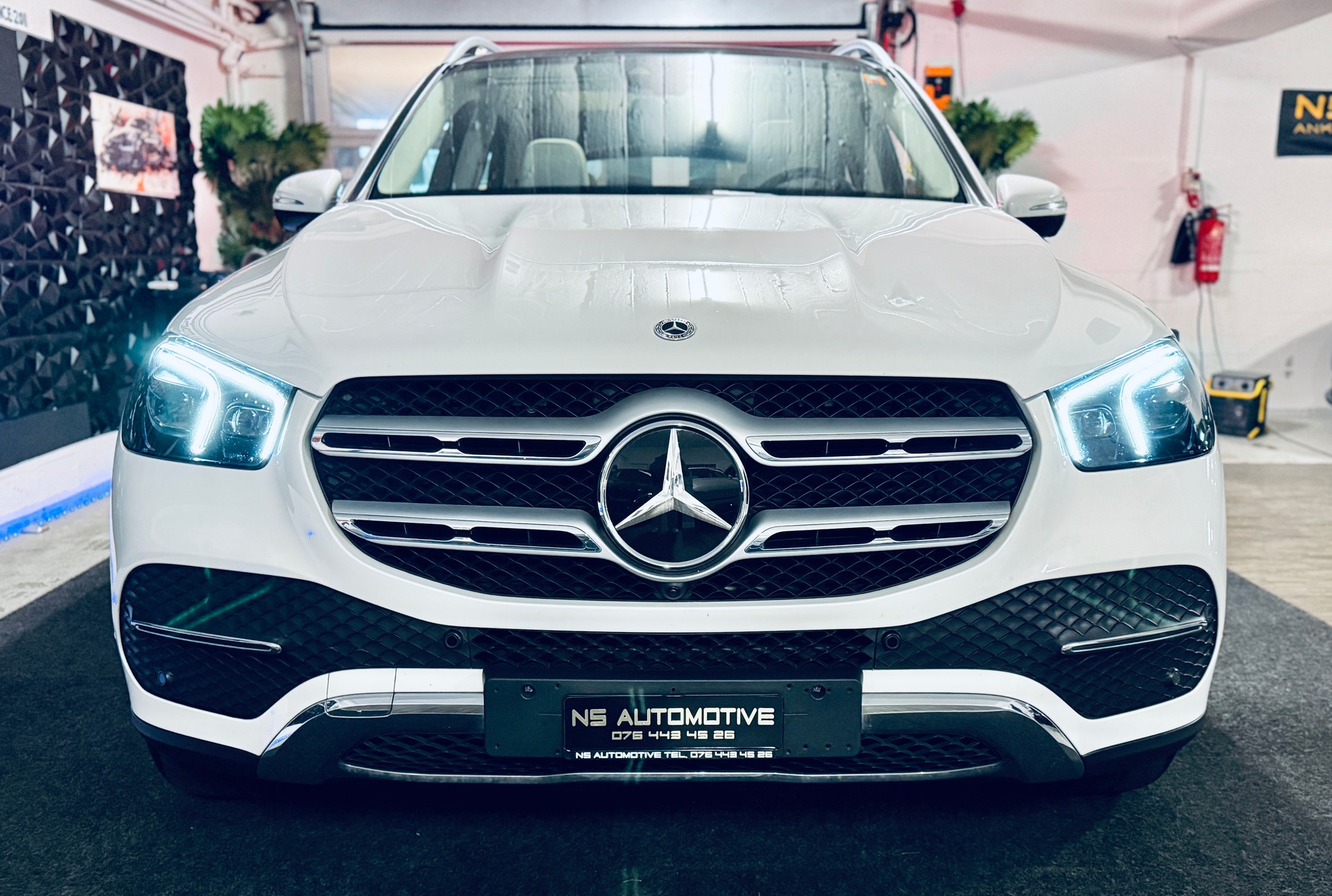 MERCEDES-BENZ GLE 350 de 4Matic 9G-Tronic-showroom-element-1