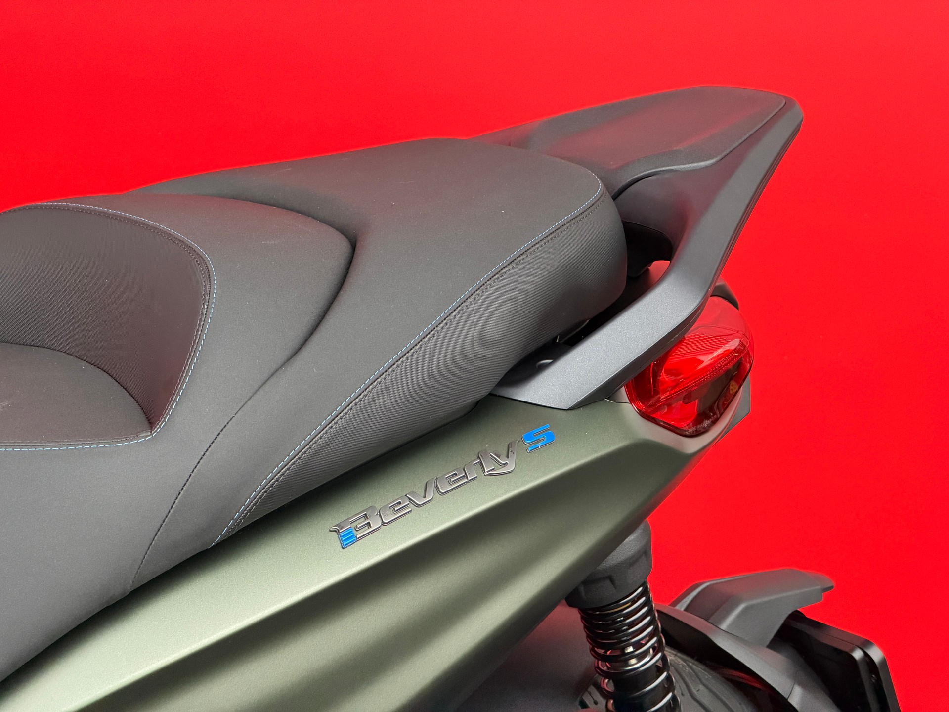 PIAGGIO Beverly 400 Sport E5+-image-13