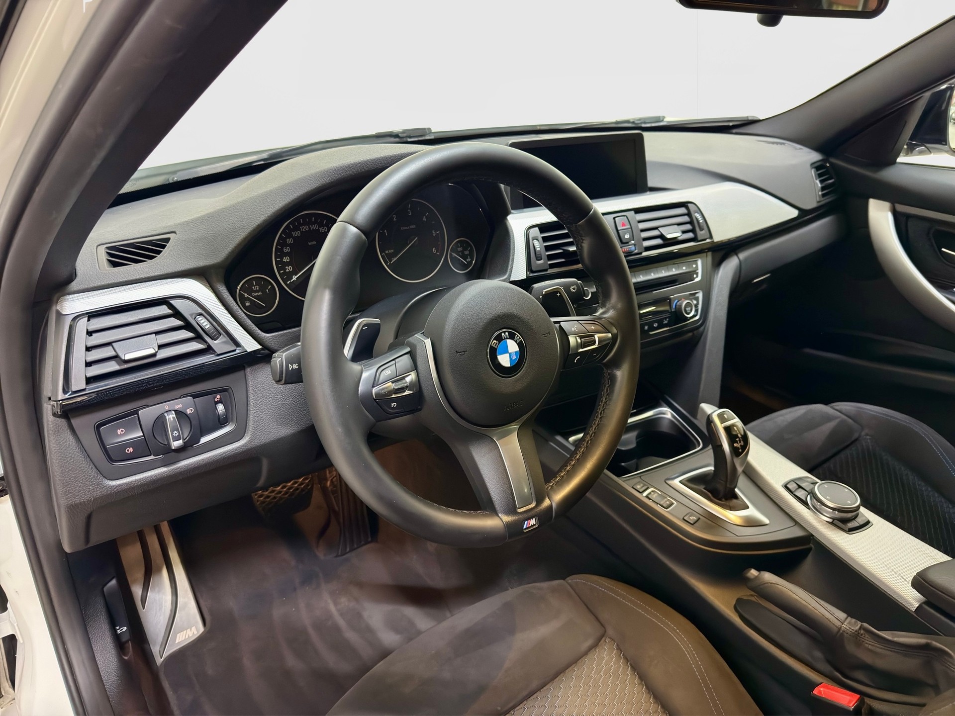 BMW 335d xDrive Touring Steptronic M-Paket-image-18