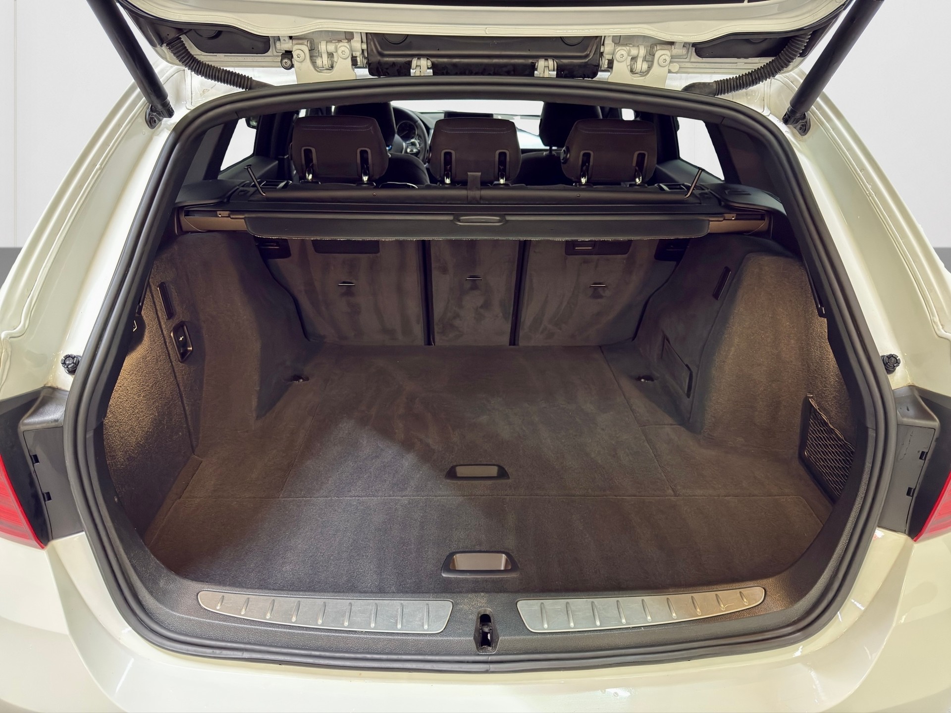 BMW 335d xDrive Touring Steptronic M-Paket-image-11