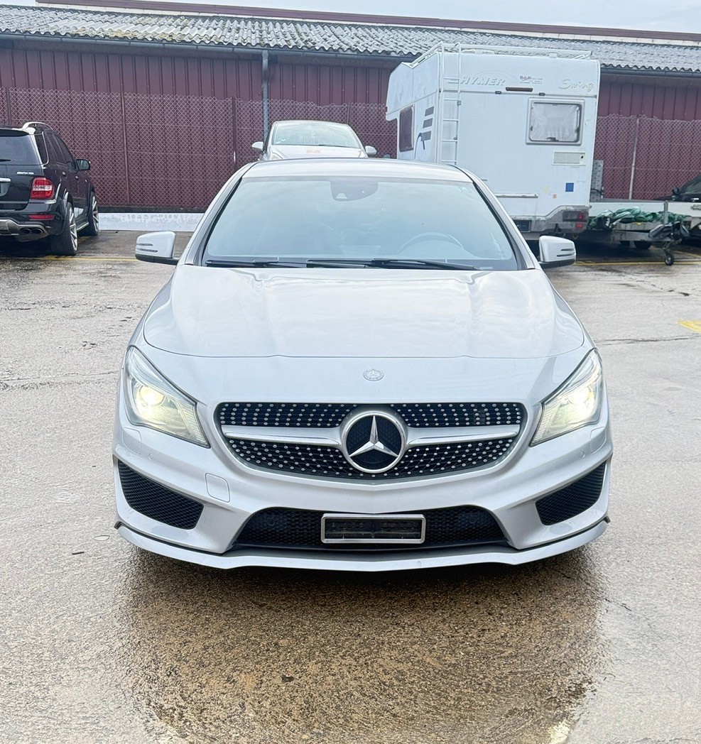 MERCEDES-BENZ CLA 200 AMG Line 7G-DCT-image-2