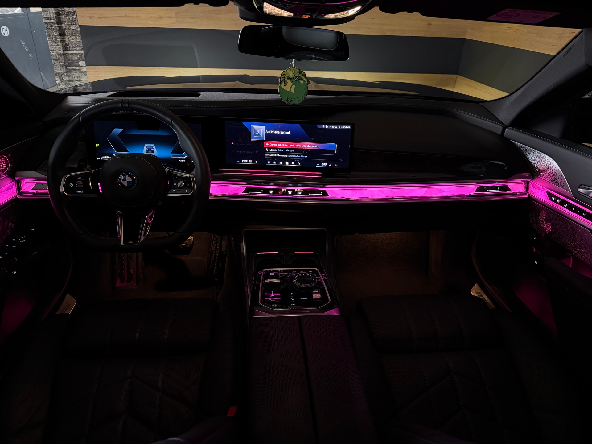 BMW M760e xDrive M SPORT Steptronic-showroom-element-3