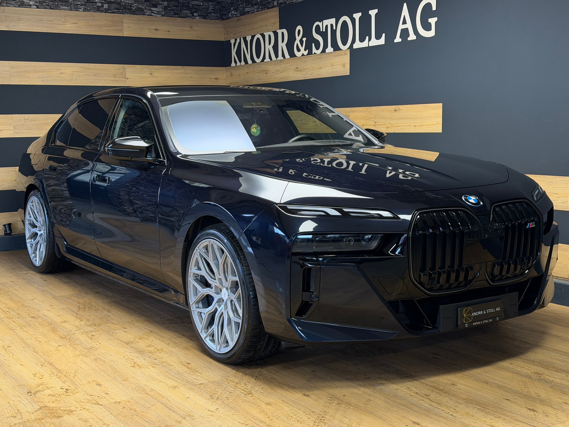 BMW M760e xDrive M SPORT Steptronic