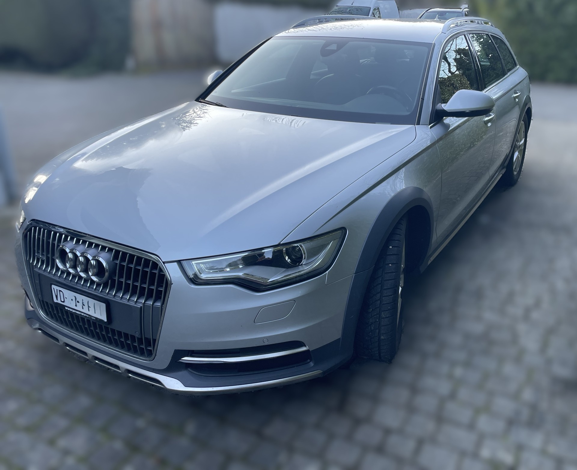 AUDI A6 allroad 3.0 TDI V6 quattro S-tronic-image-3