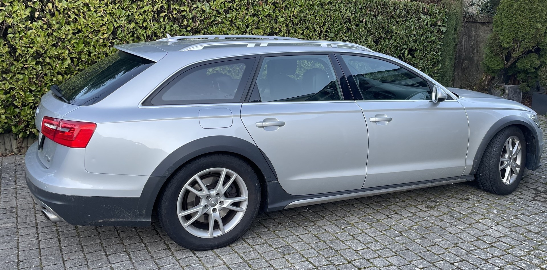 AUDI A6 allroad 3.0 TDI V6 quattro S-tronic-image-1
