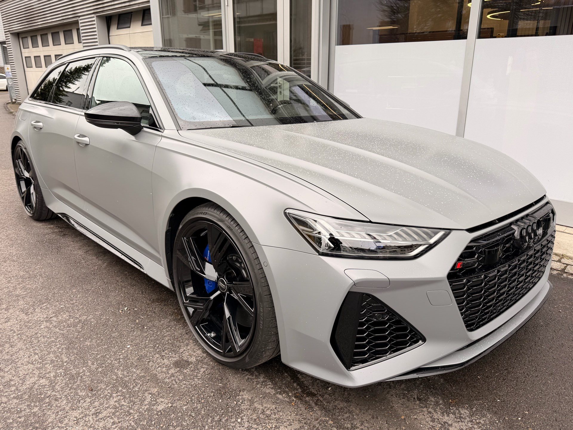 AUDI RS6 AVANT 4.0 TFSI QUATTRO *** TRAUM IN NARDOGRAU MATT & KERAMIK BREMSEN & 5 JAHRE AUDI WERKSGARANTIE ***-showroom-element-2
