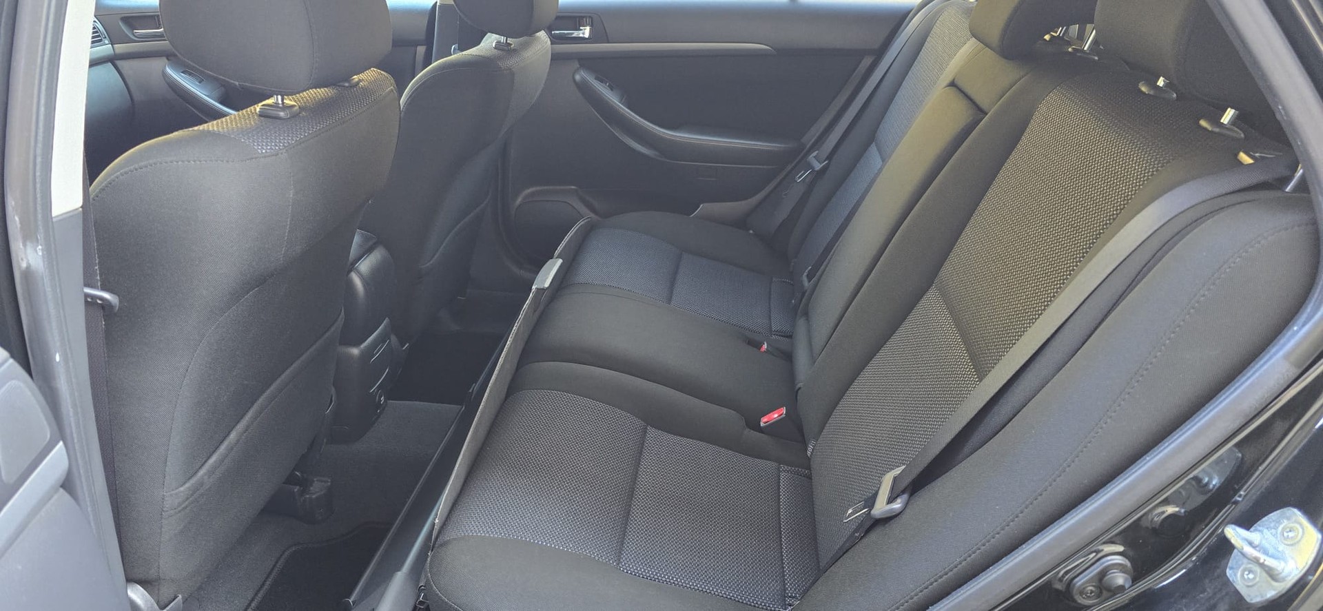 TOYOTA Avensis 1.8 VVT-i Linea Luna Liftback-image-5